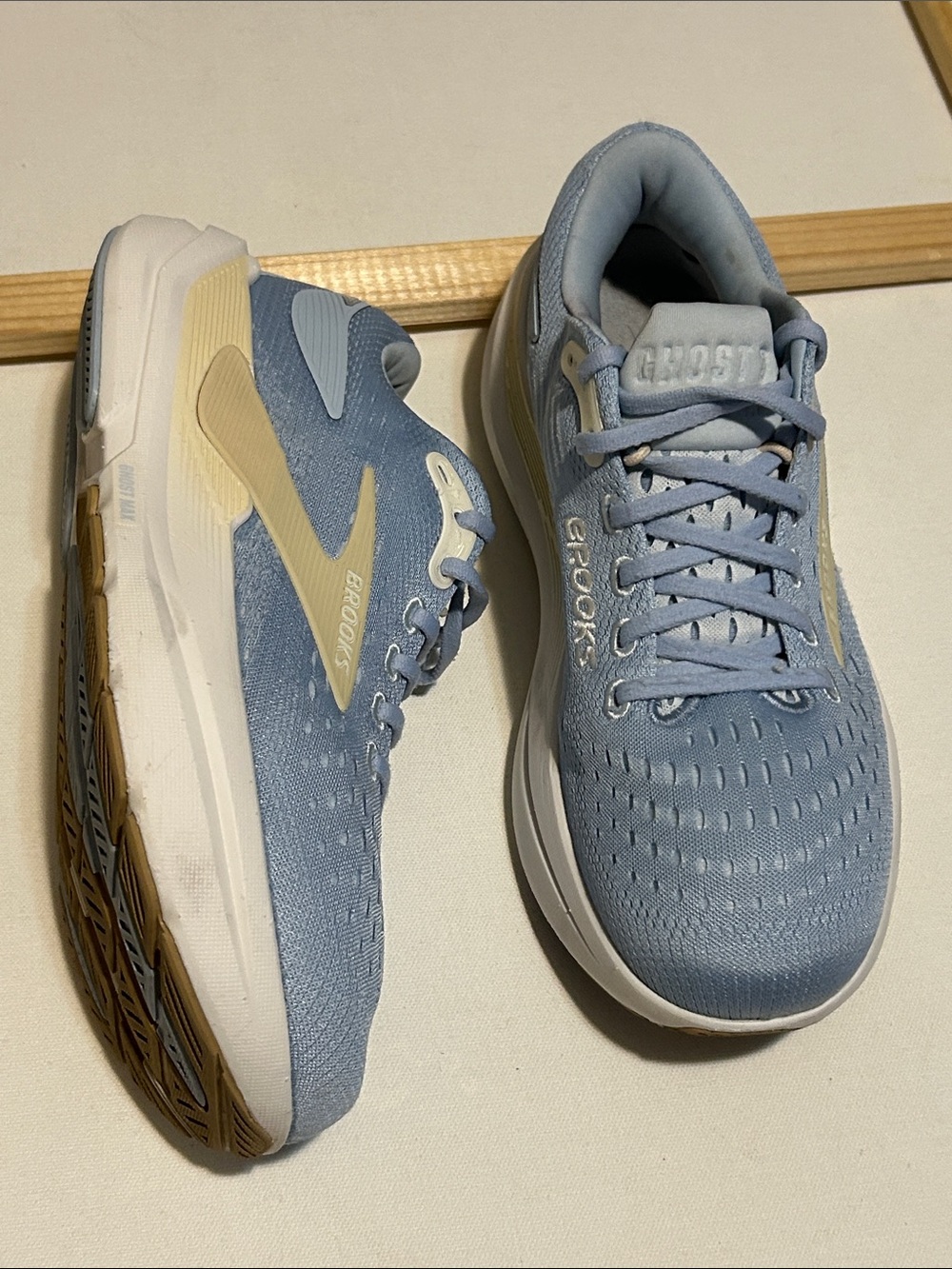 Brooks Women’s Running Shoes - Light Blue & Cream